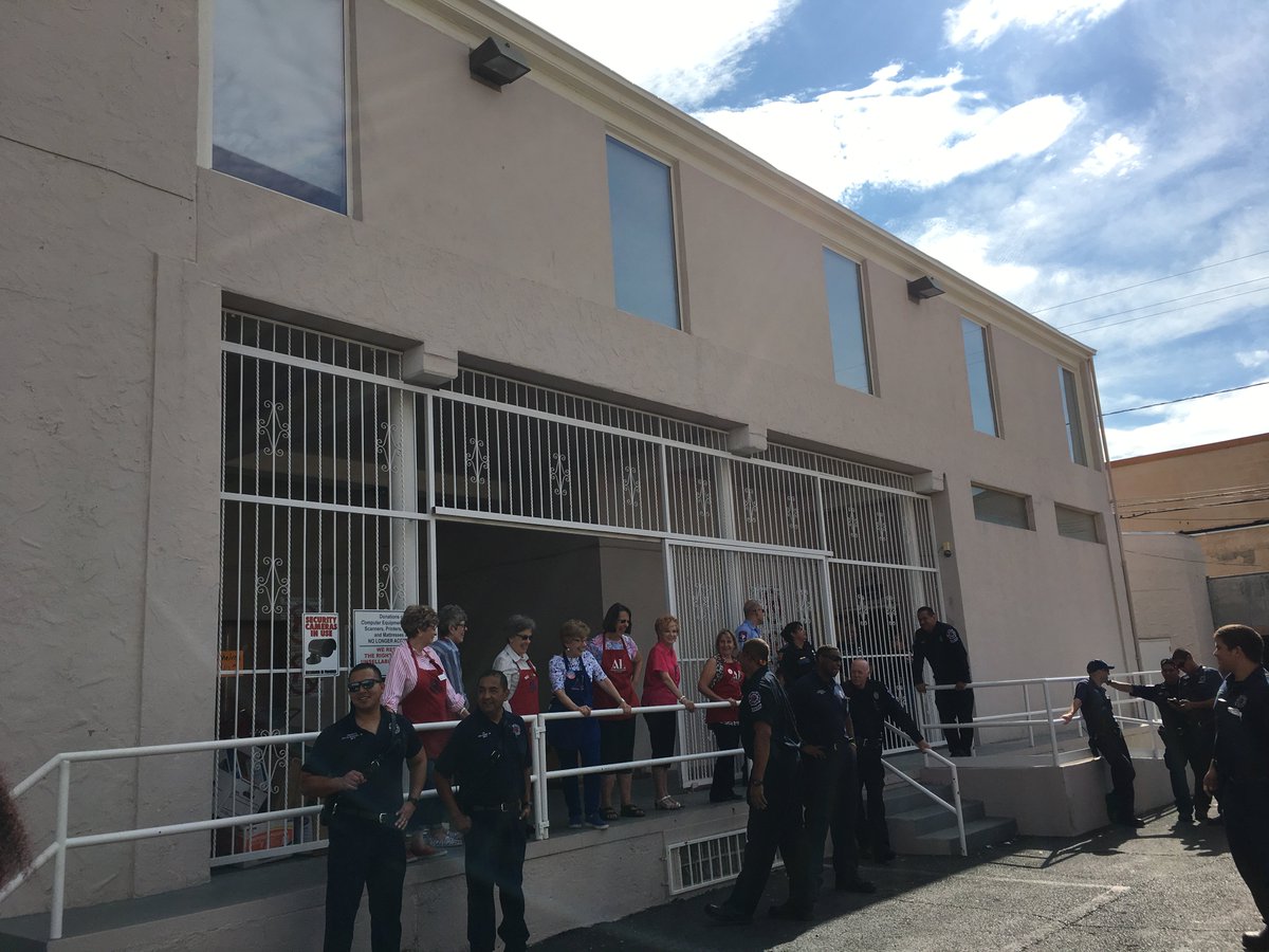 AL_ElPaso's tweet photo. Today the El Paso Fire Department showed up to Operation
School Bell® with a FIRE TRUCK!!!  #epfd https://t.co/Ogro9YNm1a
