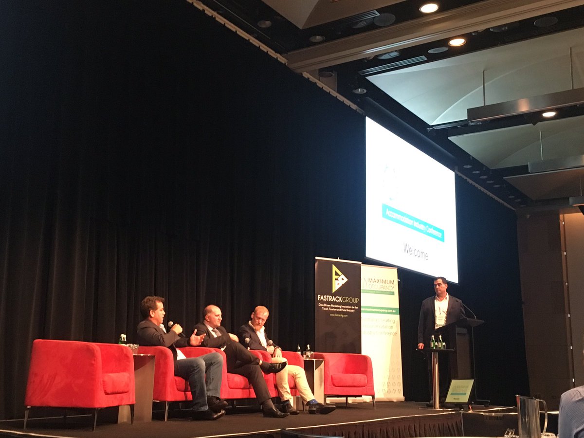 SiteMinder_News's tweet photo. "How and where do you connect?" Mike Ford, our managing director talks the distribution challenges facing hoteliers at #maximumoccupancy https://t.co/Z5w4xltsFl