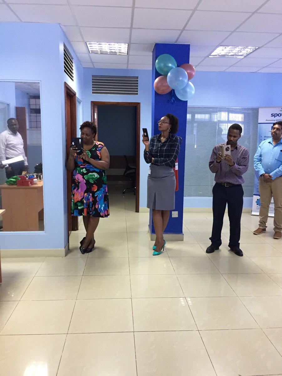 TangazoletuLtd's tweet photo. We appreciate @SafaricomLtd not only for the cake but our partnership. #RaisingCXExcellence #cxweek2017 https://t.co/oIO5UKyLWB