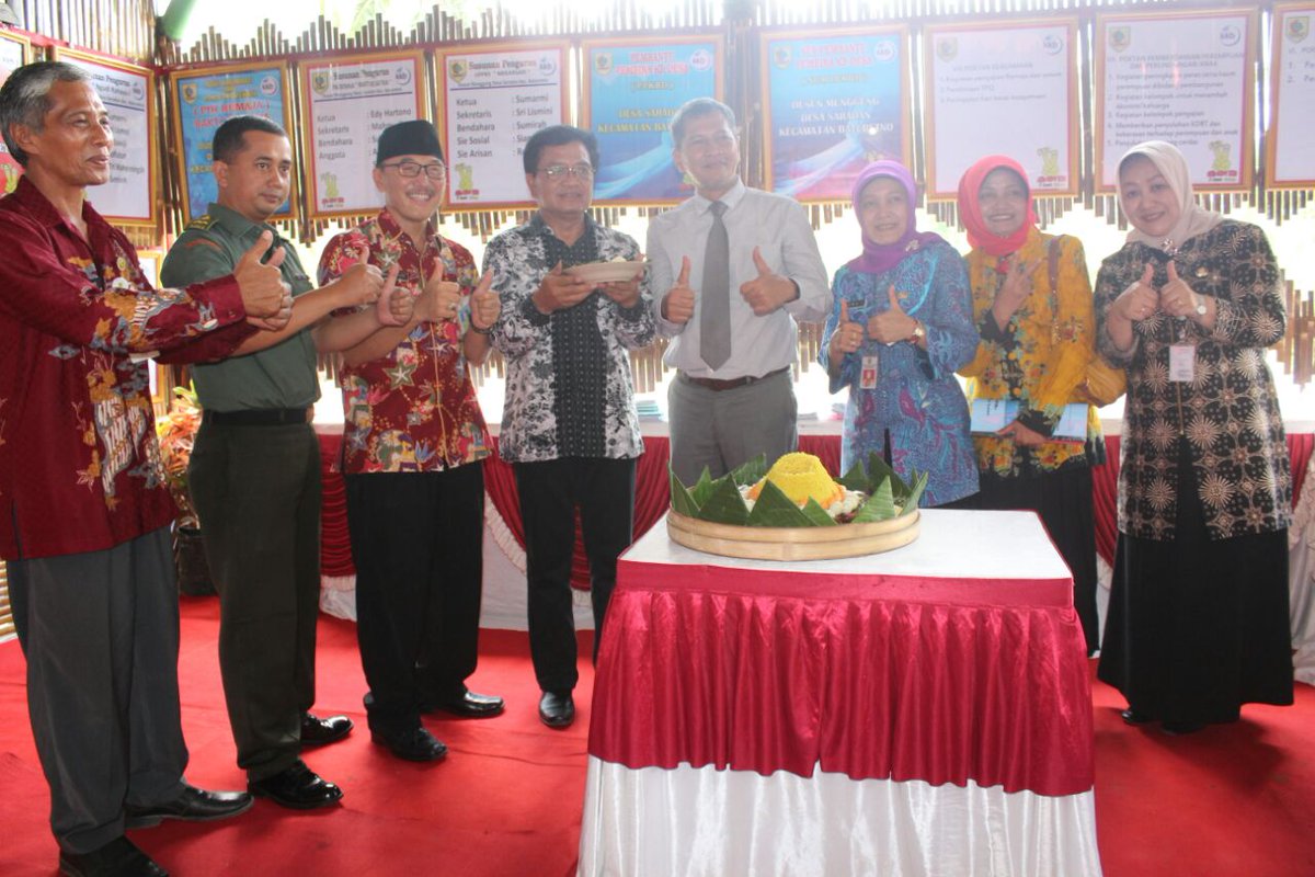 Pencangan Kampung KB "Mantap" Dusun Munggung, Saradan, Baturetno bersama ketua DPRD wonogiri ,Forkopimda, Staff Ahli Bupati dan TP PKK.