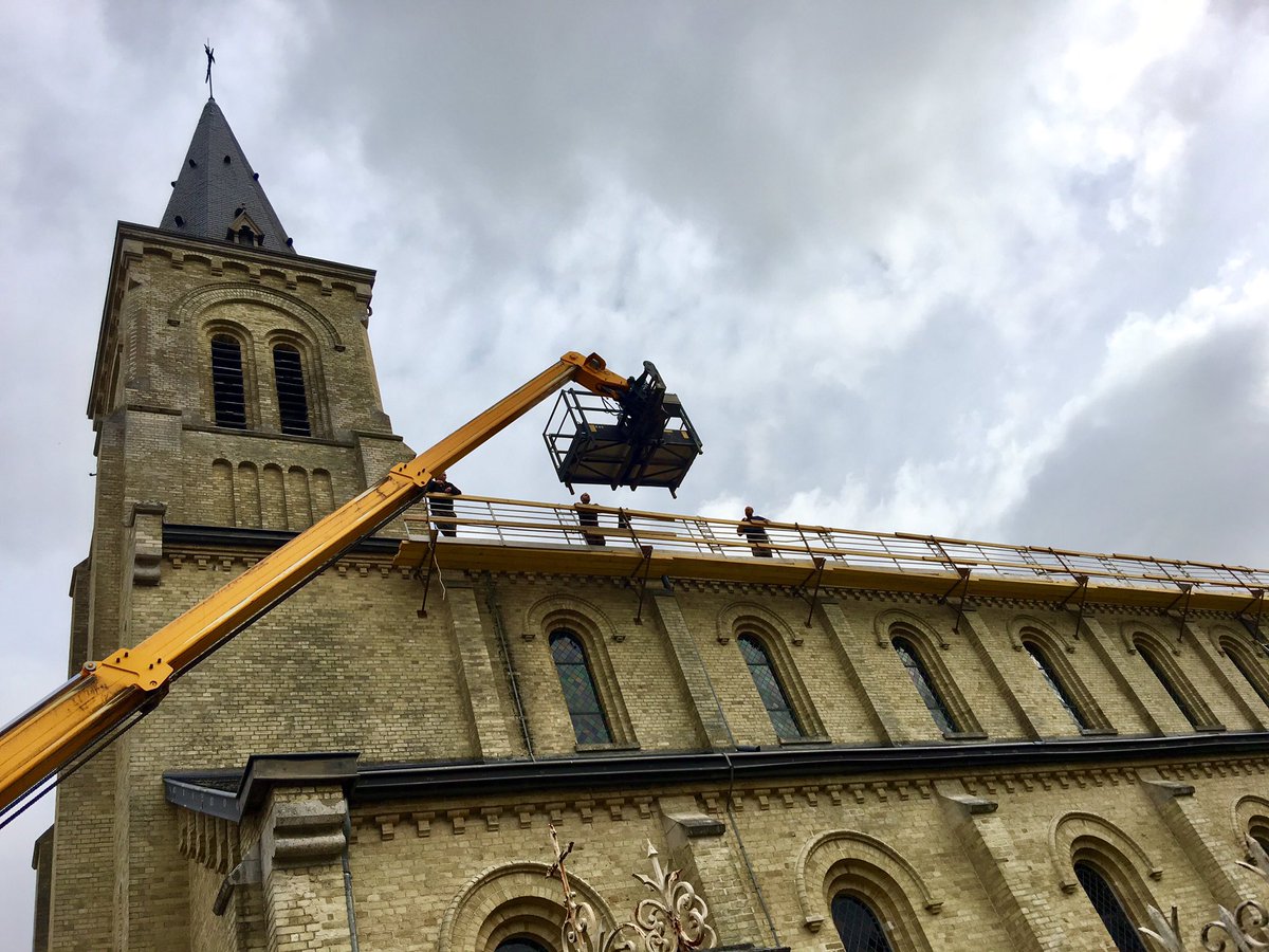 fredveille's tweet image. En #Normandie l'église de #Malaunay s'équipe de #Photovoltaïque avec @autoconsommatio #energie @RTLPetitMatin #Solaire