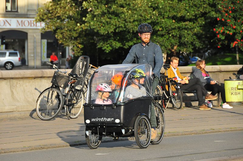 How and why #cargobikes are so used at #copenhagen
-
Pourquoi et comment les vélos cargo sont utilisés à Copenhague

ibikestrasbourg.com/2017/10/a-cope…