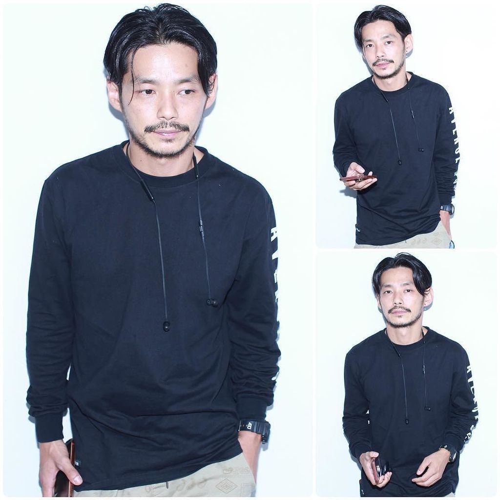 イマムラ スナオ センターパート カジュアルショート サイドとバックをツーブロックに刈り上げたネープレスのトラッドスタイル センターパートのアップバングをニュアンスパーマで無造作に ビジネスシーンにも好感度 オススメです イマムラスナオ