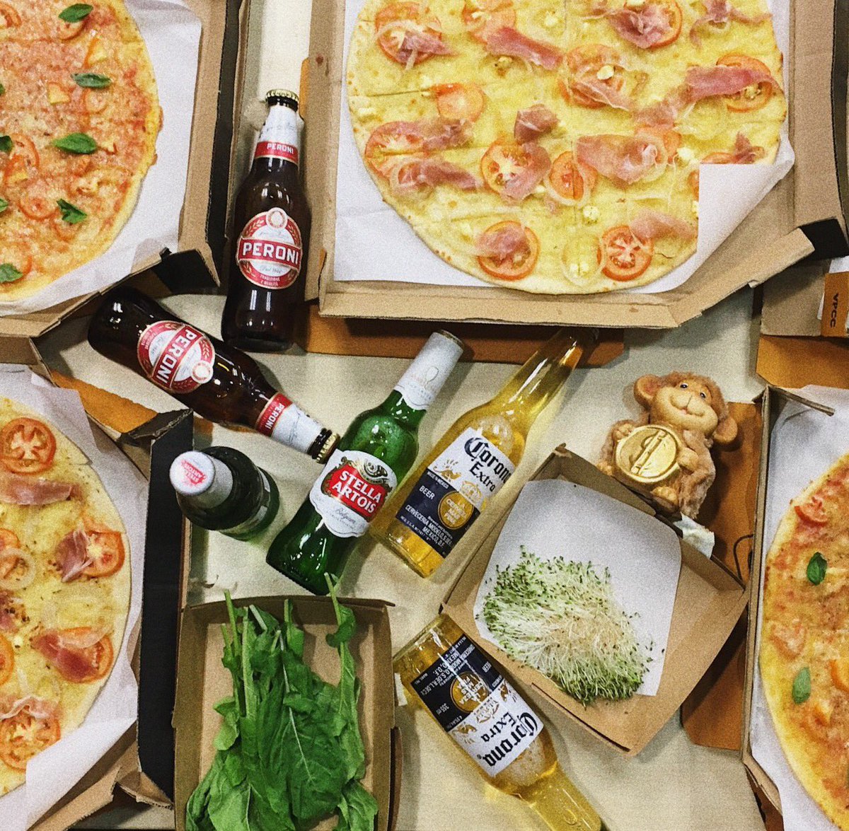 heyhersheyy's tweet photo. Free pizza and beer for lunch here at the @noinkofficial HQ! Thank you, @ycpizzaofficial! π #FuelYourHunger https://t.co/XZj3eL69EK