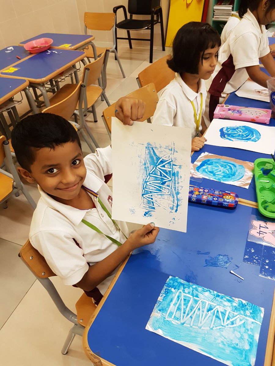 IIS_DSO's tweet photo. Designing different landmarks of #UAE in a creative way in the #Monoprint activity! Grade 1 https://t.co/mJxFR3l01h