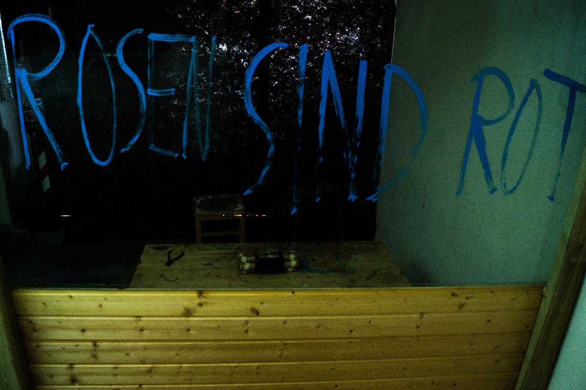 Jugendfilmcamp's tweet photo. #dagehtnochwas Bis Donnerstag 12 Uhr voten für #RosensindRot im #Wettbewerb beim @zurichfilmfest #campervernetzteuch https://t.co/2znvi0OFZD https://t.co/3jffwRmrnW