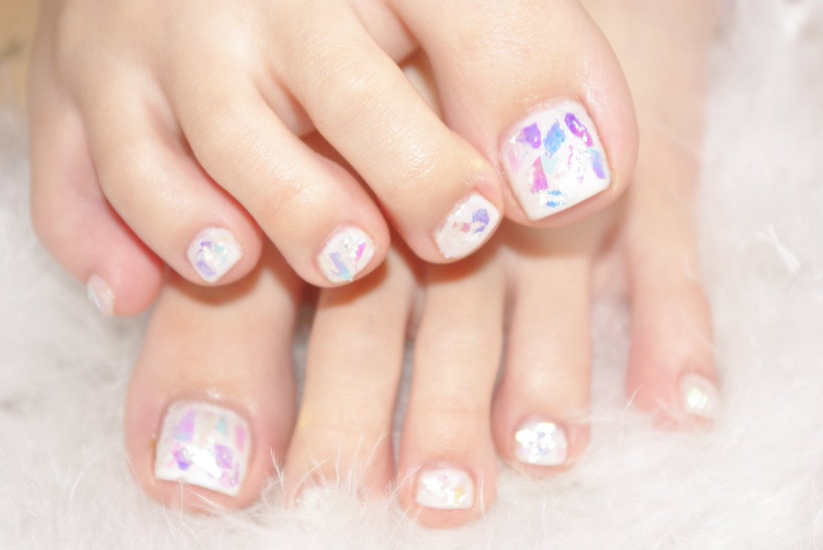 nail__M's tweet photo. 新しいホロ買ったからフットネイル💎✨ https://t.co/6v3QHufmhP