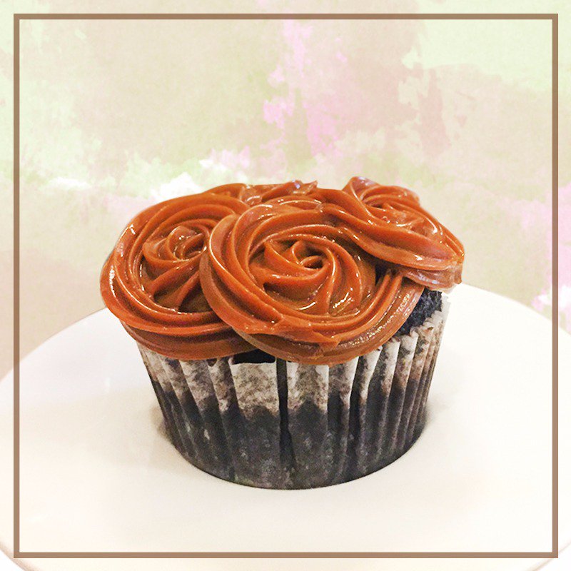 SliceHighSt's tweet photo. Did you have your choco yema today? #slicecafeph #slicecafe #sliceofthegoodlifeineverybite #bgc #smaura #uptown https://t.co/peYtjJjnTw