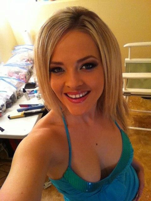 AlexisSarah94's tweet photo. feeling lonely https://t.co/67somhOW0g