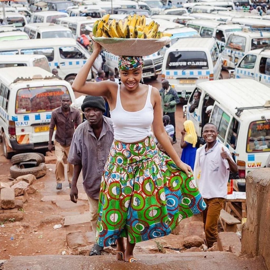 Thisisuganda_'s tweet photo. #ThisisUganda Morning hustles tales from Kampala. (Photo by @travelafricans) #EverydayUganda https://t.co/2ay4vLBaFH https://t.co/Bvj68wE4ps
