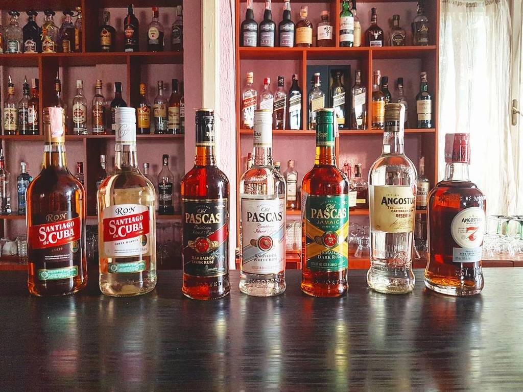 fail_mk's tweet photo. Line 'em up for tasting :) #rumdrive #Speakeasy #rumseminar #alcohol https://t.co/FG2bH8jkGa https://t.co/9LZEydPbji