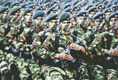 Menyerang bukan karena benci yg dihadapannya, tapi krn melindungi yg dicintai dibelakangnya
Dirgahayu TNI ke 72