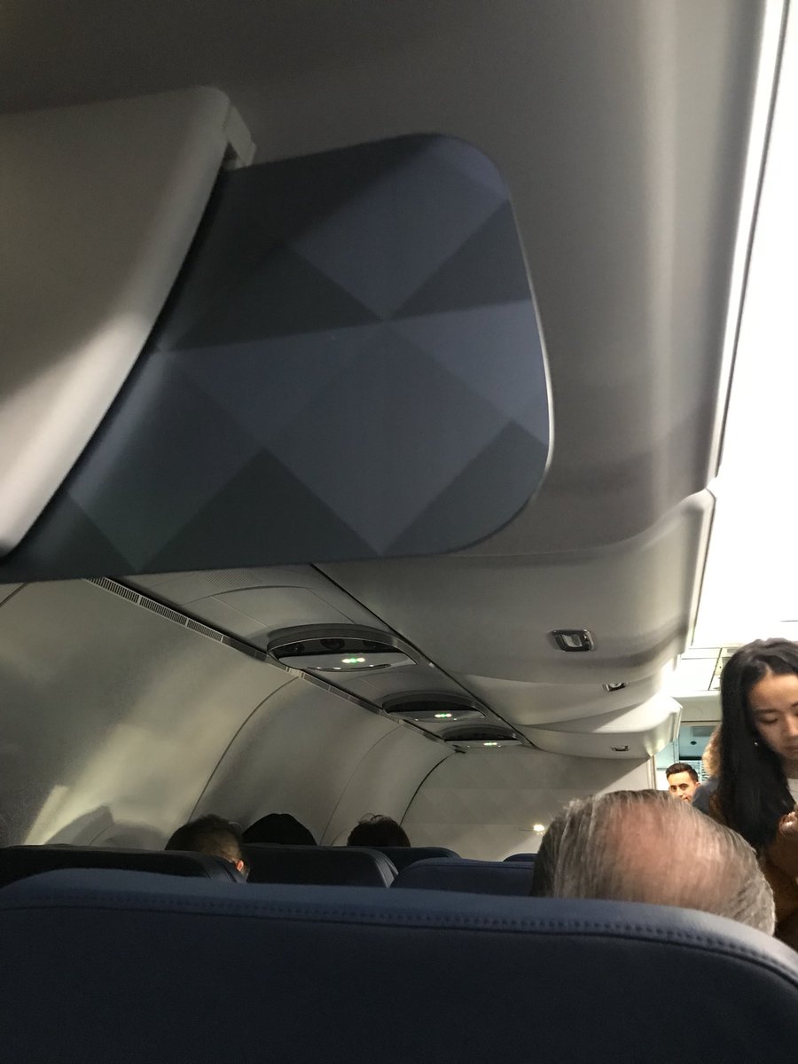 JeffDM's tweet photo. @Delta a heads-up that I just smashed my head on this thing. Awful design and should be removed from the planes. #ouch https://t.co/JtJUCBvjef