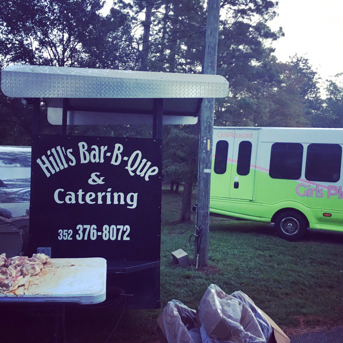 GirlsPlaceInc's tweet photo. Who's ready for some "HOT CHICKEN" and vegan Mac N Cheese :) #gp1p #allthehers #chickenlunch https://t.co/PnbzohWxwV