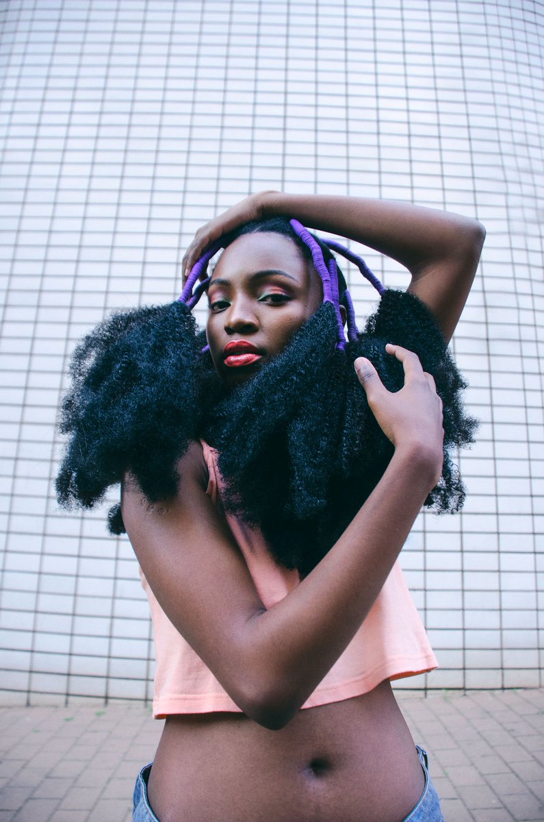 MANELOVE_SA's tweet image. #Africanthreading with @Afri_fro Hair Salon. #africanhairstyle #mabhanzi #maphondo | bit.ly/2wzUtFi