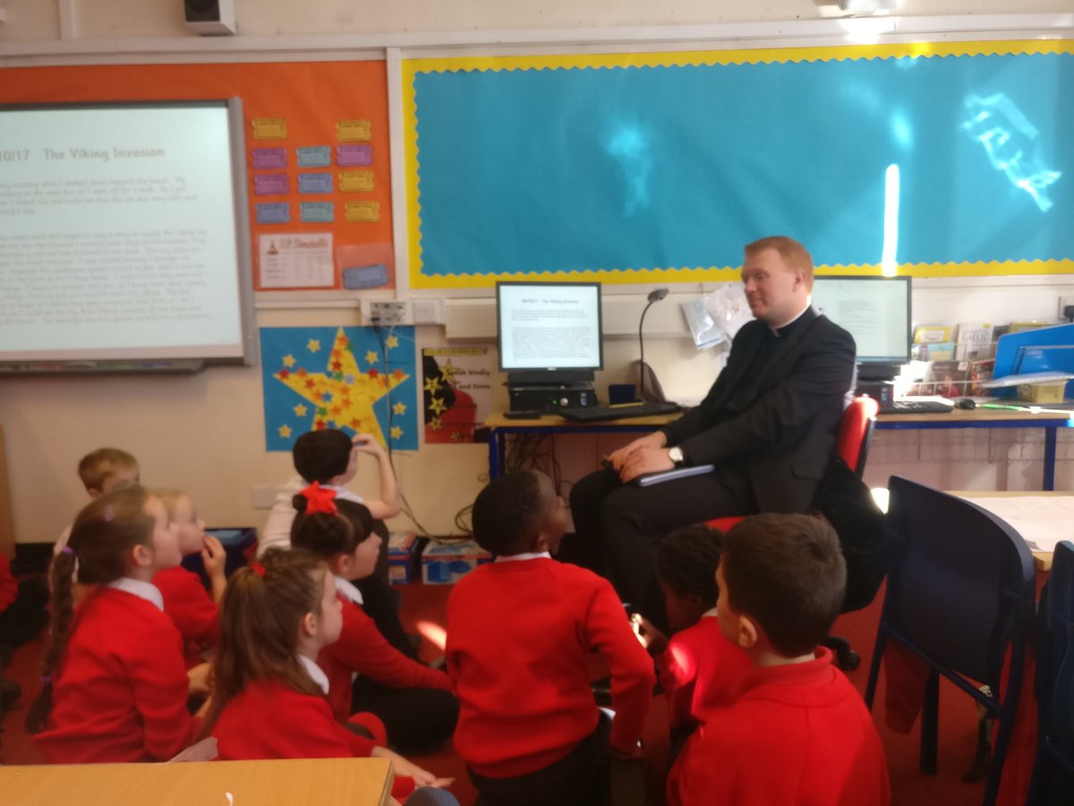 stfrancisp4's tweet photo. We enjoying learning from Fr Jamie's pilgrimage to Fatima. #weeklyvisit #communionprep @jamie_mcmorrin https://t.co/CFyqt4zoJs