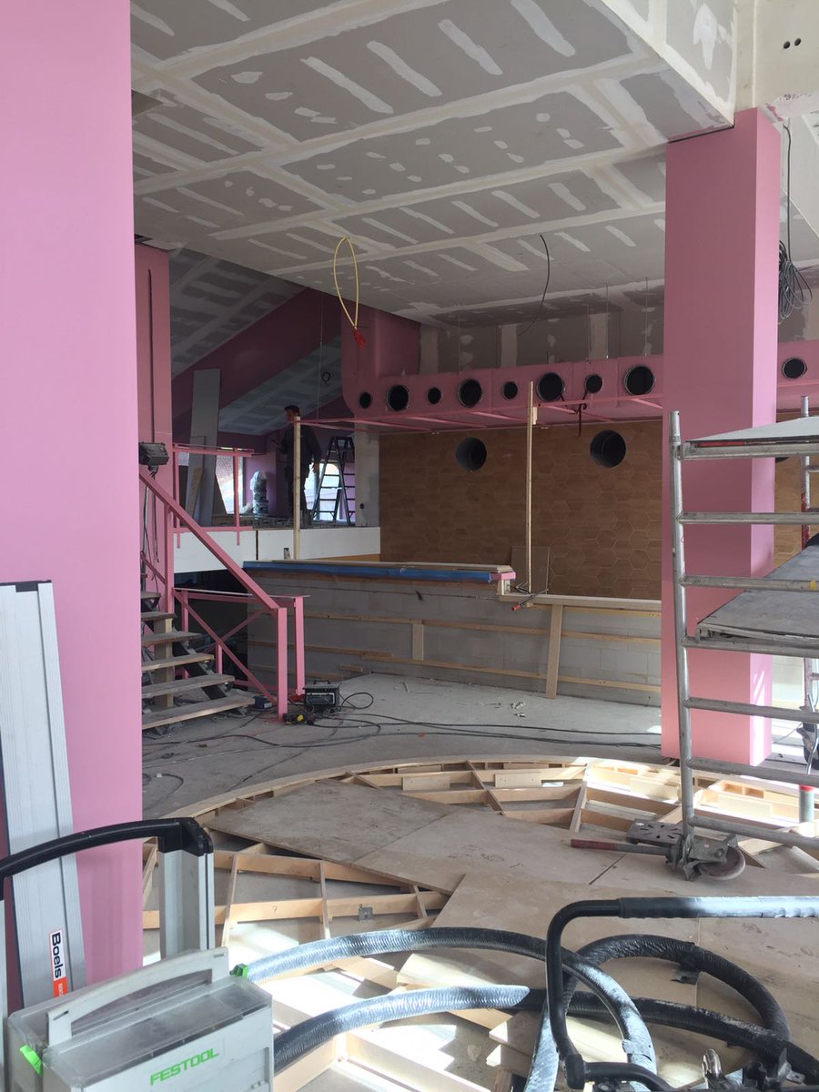 DEPnederland's tweet photo. Nee, roze is niet de nieuwe kleur van het pand van DEP! Binnenkort meer... https://t.co/bkzlzJR6OG