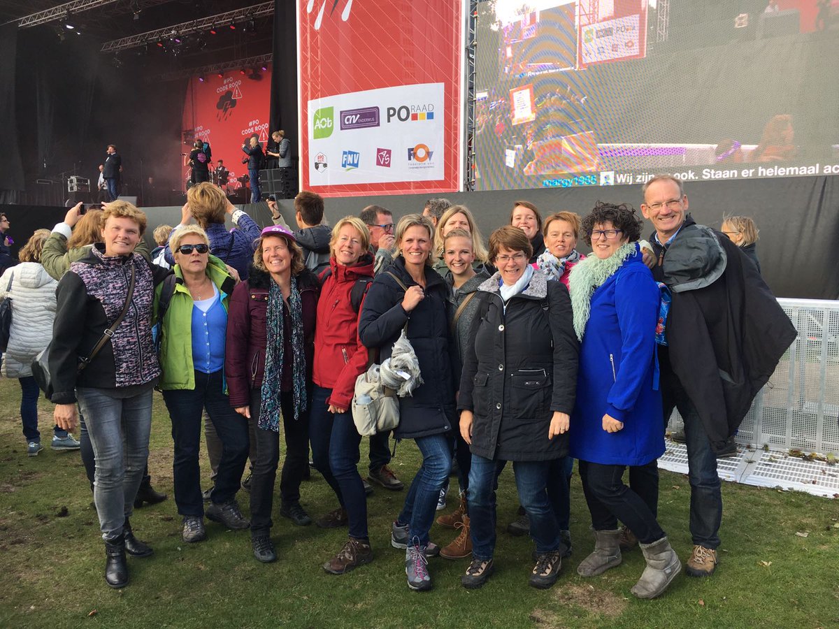 Wij staken #pocoderood  voor eerlijk salaris en minder werkdruk #DenHaag