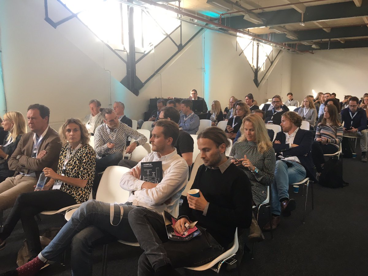 #eday17 @OneShoe <a href="/michelvanvelde/">michel van velde</a> We zijn begonnen.... wijst jouw merkstrategie je de weg in de online wereld?