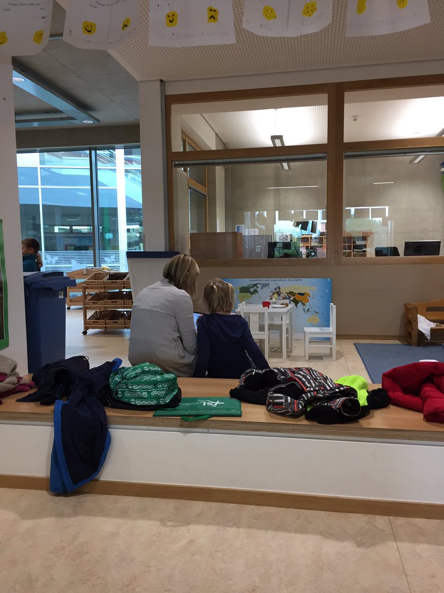 MrsDuublu's tweet photo. Making a book about our day with Book Creator #islk2 #askmeaboutmybook #mrsduublusk2 https://t.co/DKQriKUmwg