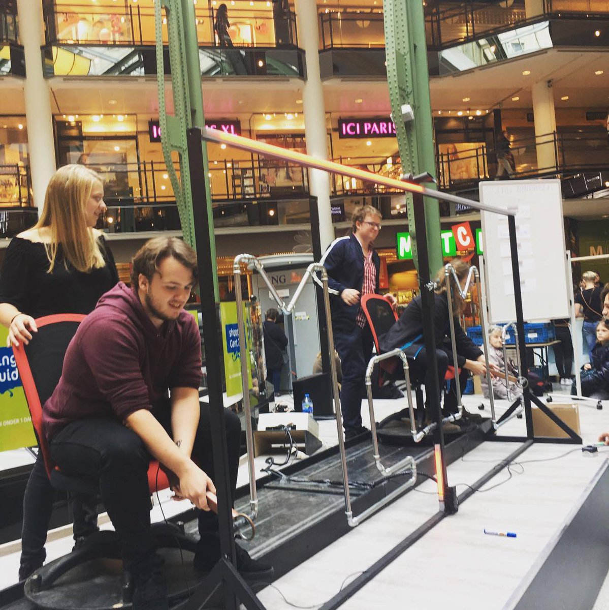 Tweede dag van de studentenactie is volop aan de gang! #studentdays