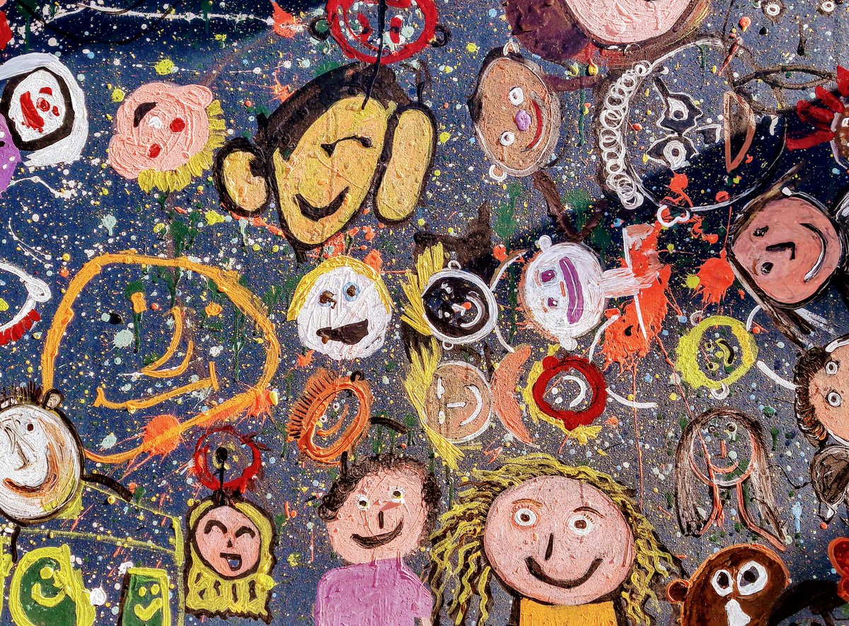 HiddenArtNorth's tweet photo. Fabulous artwork by young people outside #Pudsey Leisure Centre. #breezeleeds #pudseyinbloom #leeds #yorkshire https://t.co/UHZeVuzPyg