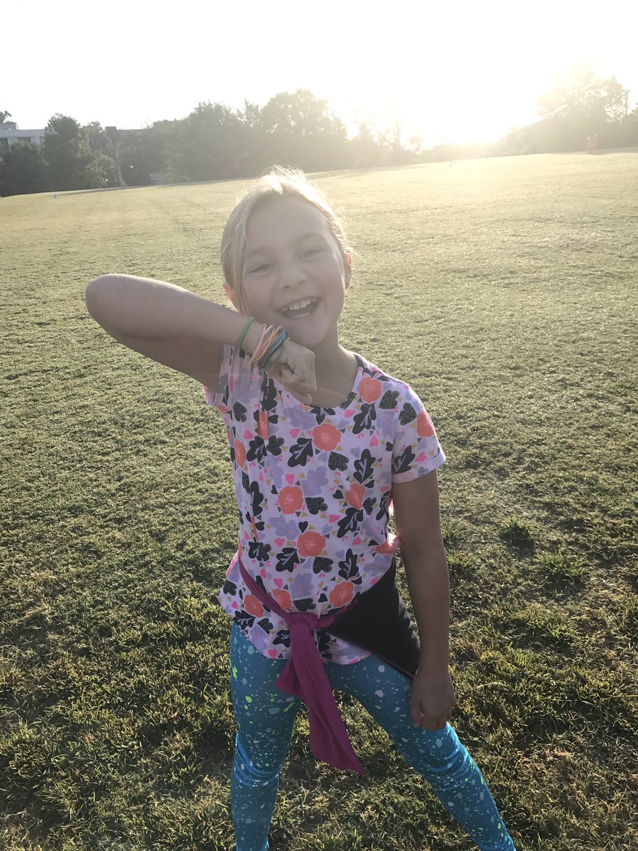 APSDrewGOTR's tweet photo. What makes up your star? Each bracelet is a lap! @GOTRNOVA @APSDrew #gotr #stronggirls #starpower #gotrnova https://t.co/BwPF3vwHMG