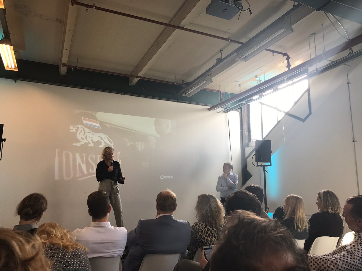 #eday17 @OneShoe <a href="/michelvanvelde/">michel van velde</a> <a href="/caro_van_lies/">Caroline v Lieshout</a> Caroline neemt het over