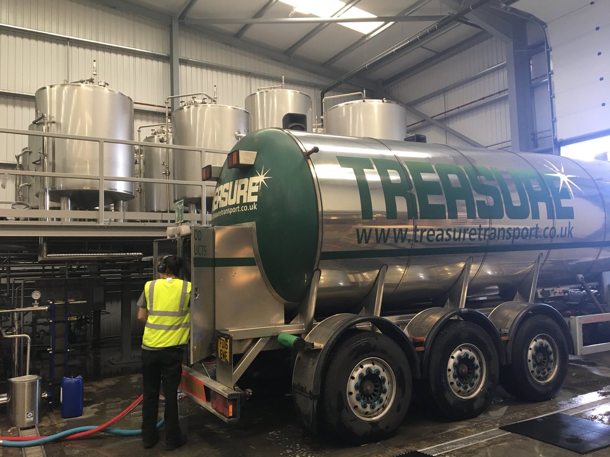 GerardCrompton's tweet photo. Another busy Thursday and another tanker load @morrow_brothers #bottledbeer #craftbeer #qualityandconsistency https://t.co/80rphIqWX2