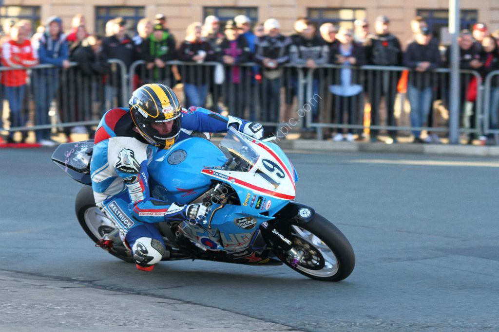 StevieRRN's tweet photo. Top Gun Racing Set For Macau Return With Former TT Privateers Champion @Hego8, Photo by Nick Wheeler https://t.co/BX5TejdXRw https://t.co/aItLjqC3pi