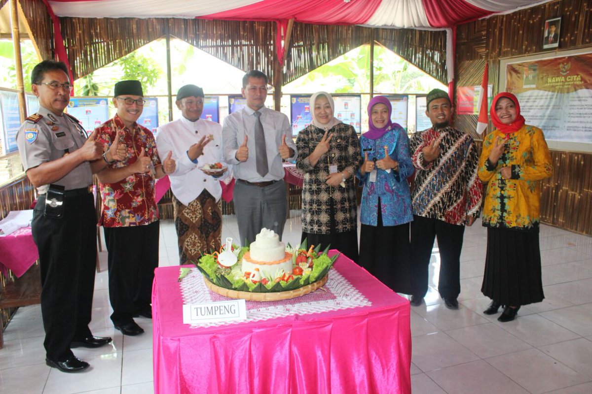 Pencangan Kampung KB "Da'arul Amanah" dsn Putuk, Glesungrejo, Baturetno bersama ketua DPRD wonogiri, Forkopimda, Staff Ahli Bupati &amp; TP PKK.