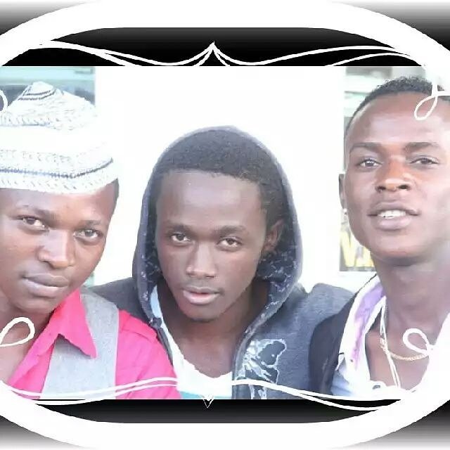 Mdundomusic's tweet photo. Major throwback!!! 😂😂😂😂 Who can you spot on the pic? #MdundoGospel #GospelWeek https://t.co/xxxujaafV0