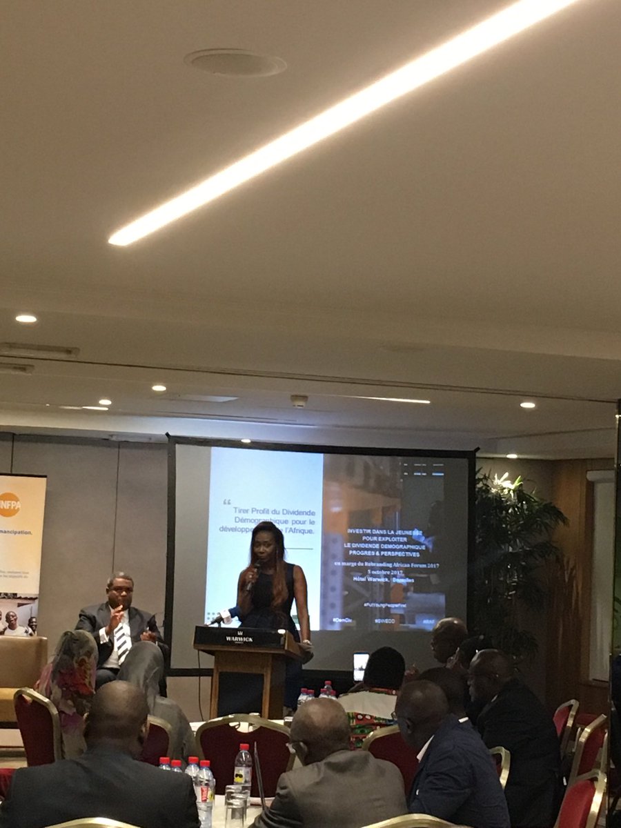 cynthiabash's tweet photo. @Coumba_Gawlo  Nous pouvons naître en Afrique,grandir en Afrique ,Vivre en Afrique Toute notre vie #Enome https://t.co/aXJAh04P65