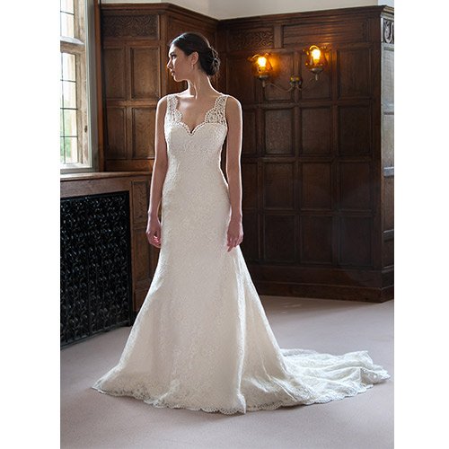 CLOSING DOWN SALE: Daphne (by Augusta Jones) size 14

Was £2149, now £1500
Contact us today on 01635 35113

#Newbury #WeddingDress #Berks