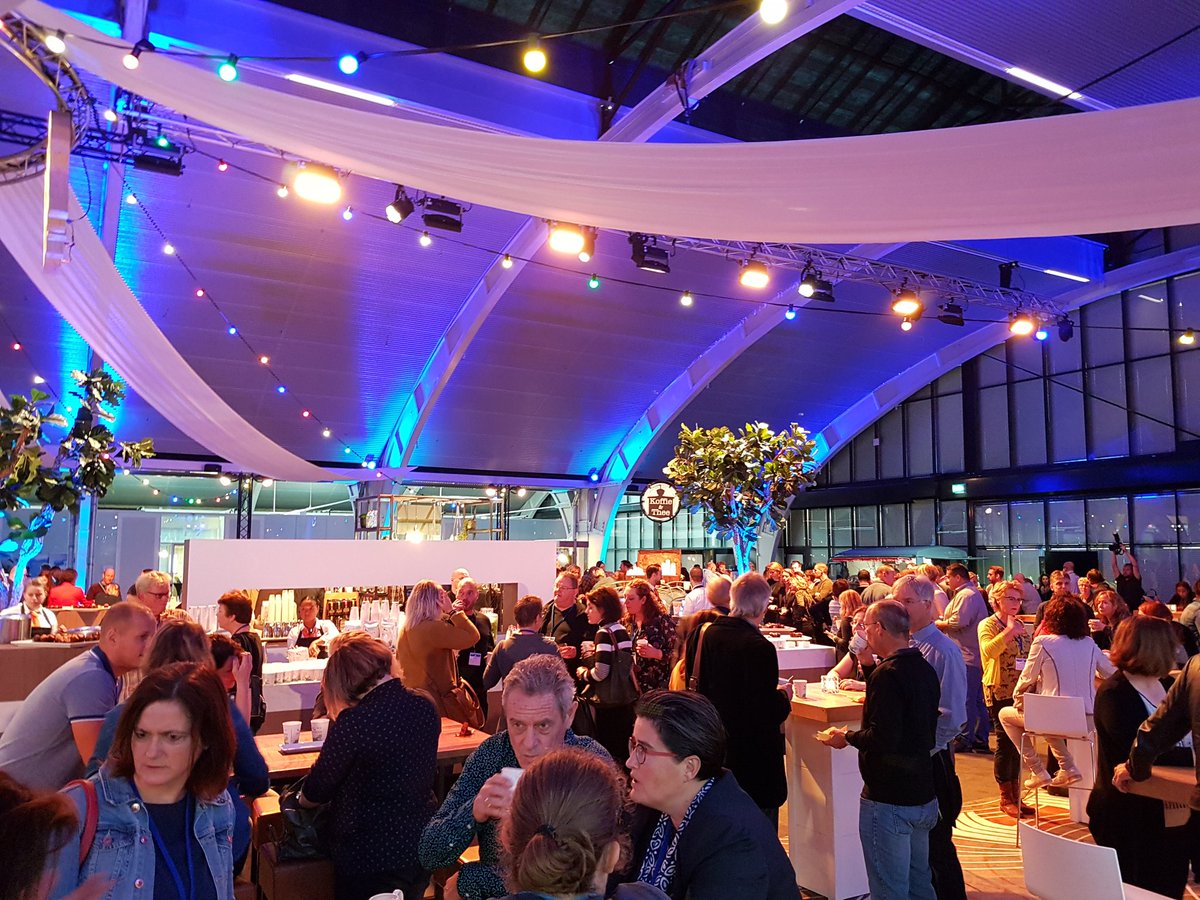 MarionMooij's tweet photo. Van start op de landelijke UWV Dag! #expeditiemensenwerk #congrescentrum1931 #denbosch #wsputmi https://t.co/zbSNH9i2Pe