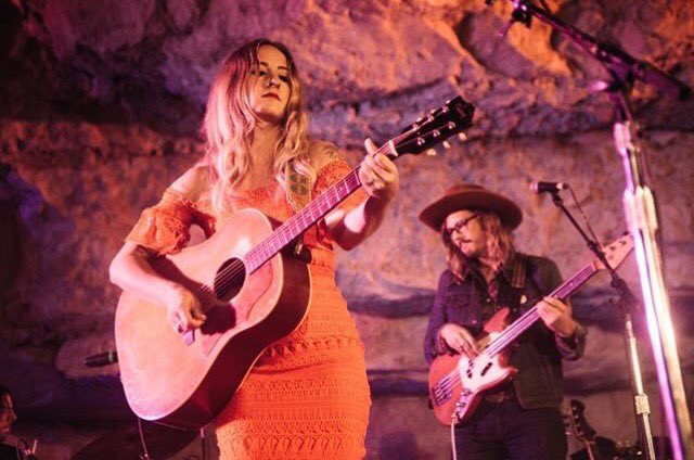 JackWhiteHub's tweet image. #JackWhite, #MargoPrice &amp;amp; #LillieMae at the Cumberland Caverns. 📸: Angelina Castillo IG