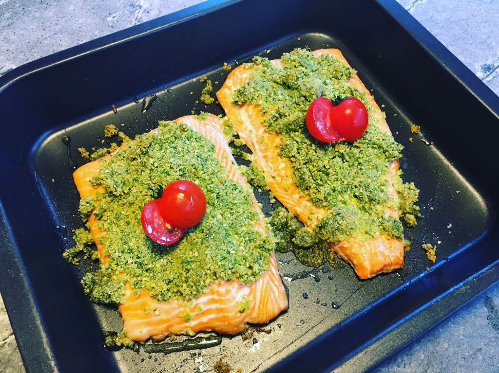 LotKookt's tweet photo. Zalm met een knapperig kruidenkorstje https://t.co/9hRj8Fug3i https://t.co/vBbCSV7Lsj