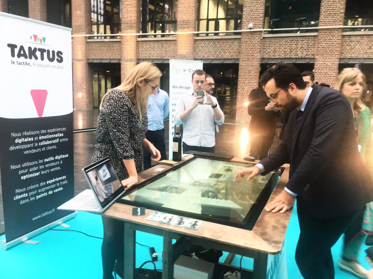 #startups &amp; #entrepreneurs ont eu le privilège d'échanger sur leurs projets avec <a href="/mounir/">Mounir Mahjoubi</a> à #EuraTechnologies #SommetStartUp