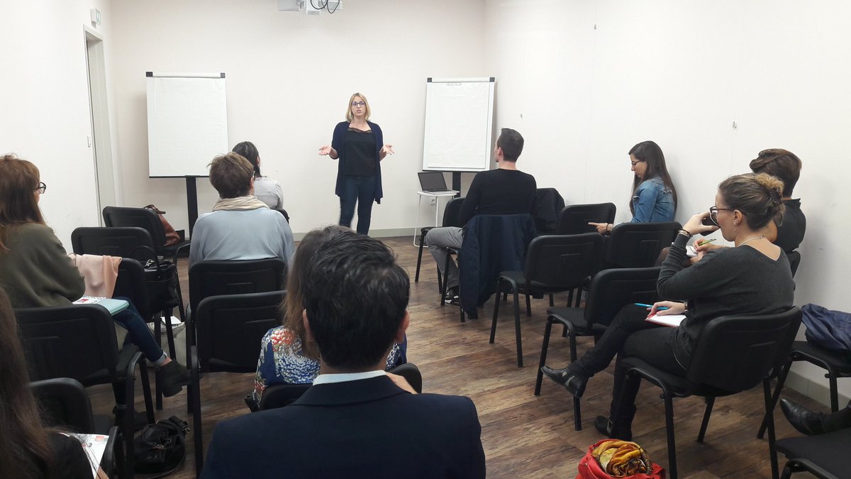 C_IN_AIX's tweet photo. Première session de mentorat au @C_IN_AIX  #startuplab @MelanieHanser @zelasticket https://t.co/XLMCRsIJY0