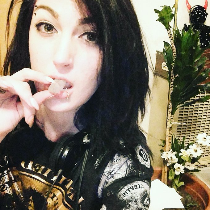 Plum black and emrald eyes is the way I roll. #WestcoastTrollin https://t.co/ero87CNSGW<a href="/tag/westcoasttrollin"class="tags"><span>#westcoasttrollin</span></a>