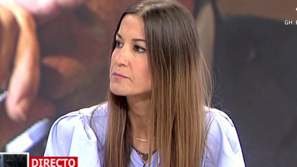 telecincoes's tweet photo. Mujer de Guardia Civil en Cataluña: “Un profesor castigó a mi hijo por ser hijo de Guardia Civil” #3OctAR https://t.co/lABk2DA5a1 https://t.co/dQP0yqV5QG