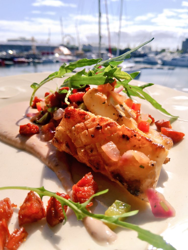 fRANAz91's tweet photo. @creationwines @bdegois3 @CapeWineAuction @CapeTown @VandAWaterfront #Privatecheffing #foodlovers https://t.co/60HzRhfpMI