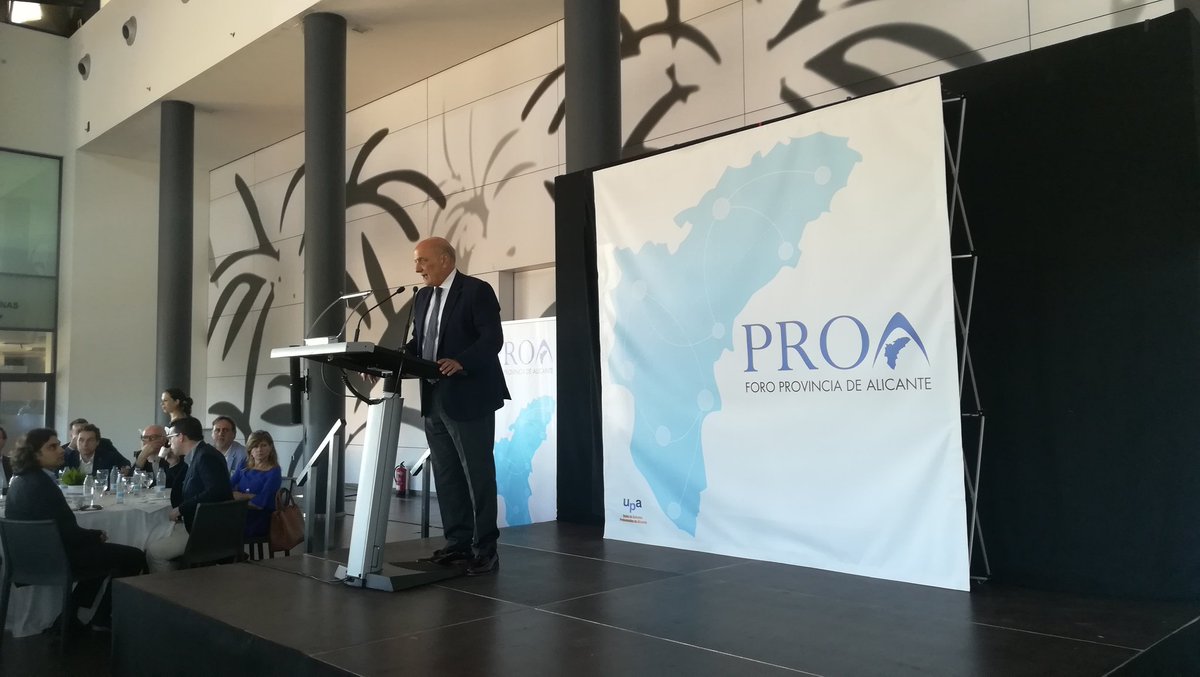 UPAAlicante's tweet photo. El presidente de @UPAAlicante cierra el acto de presentación del #ForoPROA pidiendo que la sociedad civil alicantina se ponga en marcha https://t.co/zhCw6Ylu4P