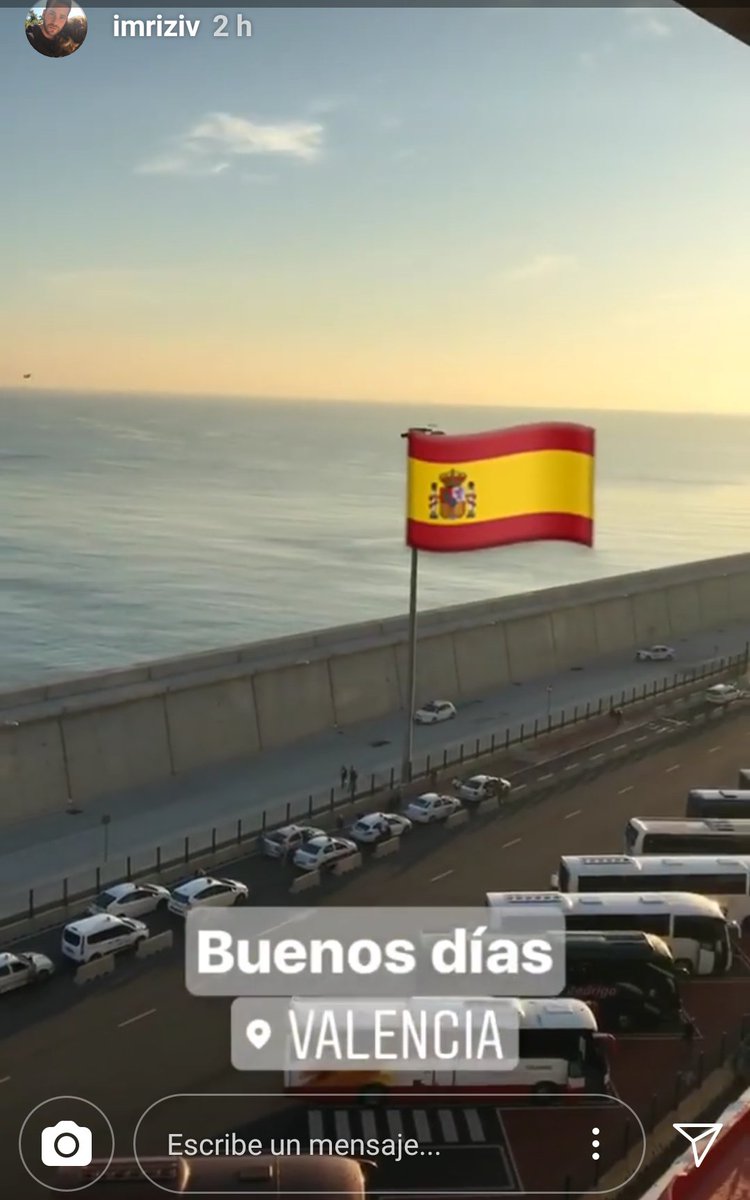 MariaAraTor's tweet photo. .@irenesthoughts el creador del #TeamBolus está en tu ciudad 😏...no te digo más
#ImriEnValencia https://t.co/JRzuK8xtgC