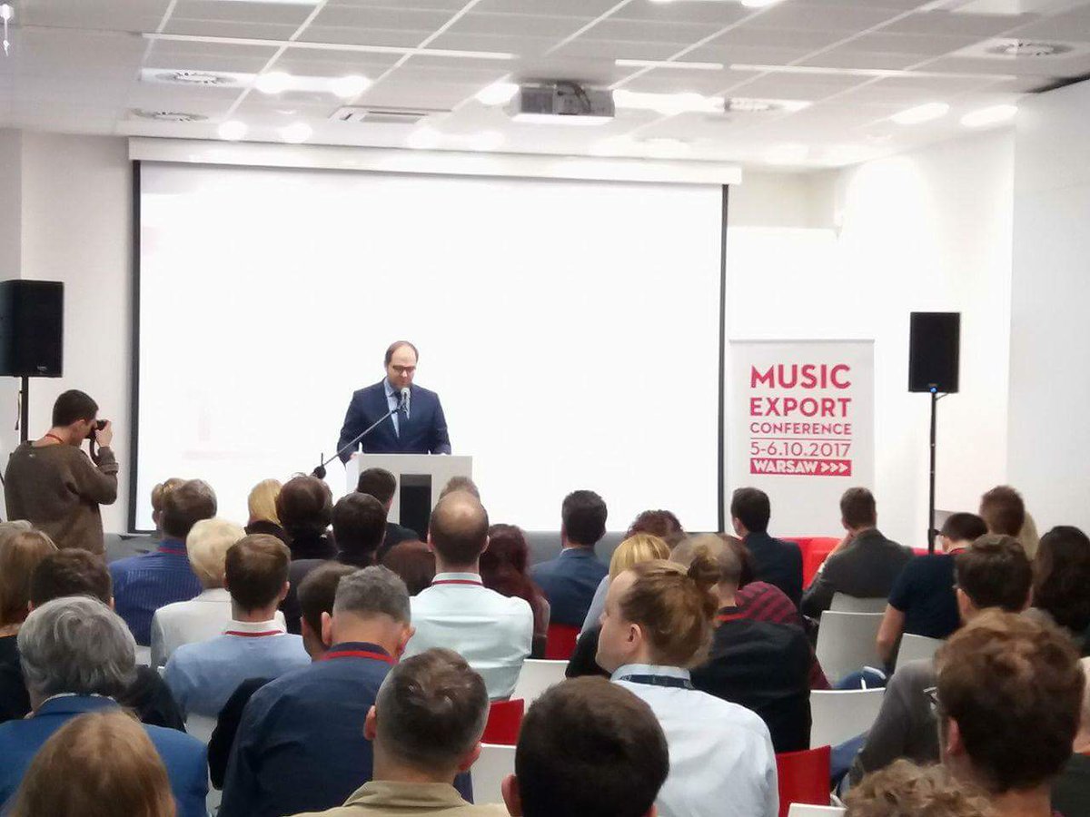 NCK_PL's tweet photo. Wiceminister Paweł Lewandowski @MKiDN_GOV_PL podczas otwarcia #MusicExportConference.
#muzyka #konferencja @WarsawMusicWeek https://t.co/NPjNIL7Ow2