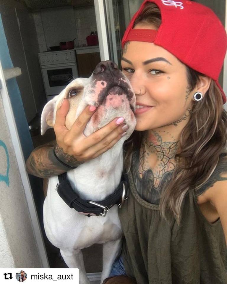 OriginalCartel's tweet photo. Gorgeous suicide angel @miska_auxt (@get_repost) Cartel Original Red F#ck Off Snapback #style #fashion #suicideangels #snapback #snapbackcap https://t.co/XJtIFkyUgr