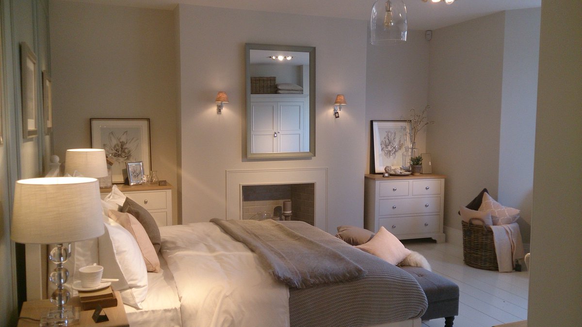 I want to live here #stylinggoals <a href="/NeptuneHome/">Neptune Home Health Care</a> #birminghamstorelaunch <a href="/RealHomes/">Real Homes</a>