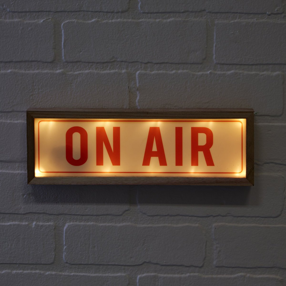ctel_za's tweet photo. Catch @sachamat live on @Mix938FM tonight at 7pm as he chats to @BryanHattingh about customer service and its future in the digital age. https://t.co/Yrw14wCQko