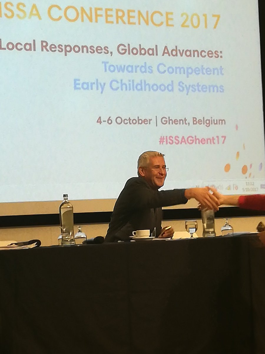 Laura_LEAP's tweet image. #abetterstart our very own Chris Cuthbert preparing to speak in Ghent- from global to local #issaghent17 #leaplambeth
