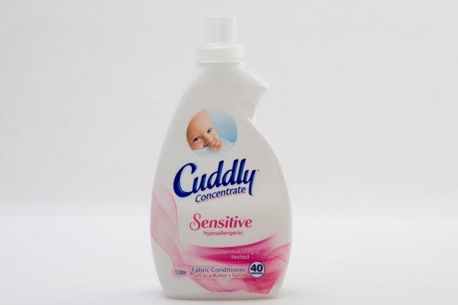 abcnews's tweet photo. Choice #Shonky awards: Viagogo, Samsung, Vita Gummies, a fabric softener &amp; Takata airbags among this year's 'lemons' https://t.co/CMY8hut2Lm https://t.co/kvIRwjLmDk
